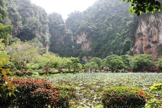 Kek Lok Tong Cave Temple and Zen Gardens